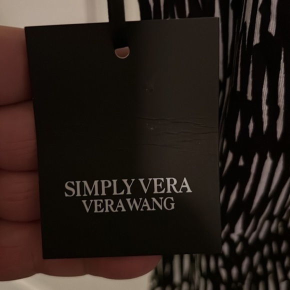 NWT Simply Vera Vera Wang Print Scoopneck Blouse Women’s XS Black Abstract - Picture 7 of 10